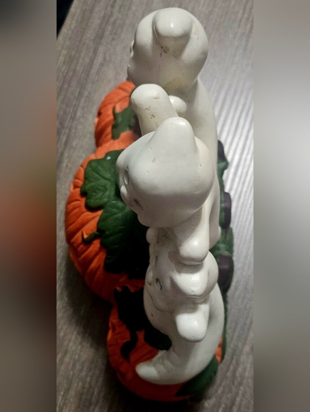 Vintage Halloween Ceramic Figure 3 Ghosts and a Crow on Jack O Lanterns - Picture 5 of 7
